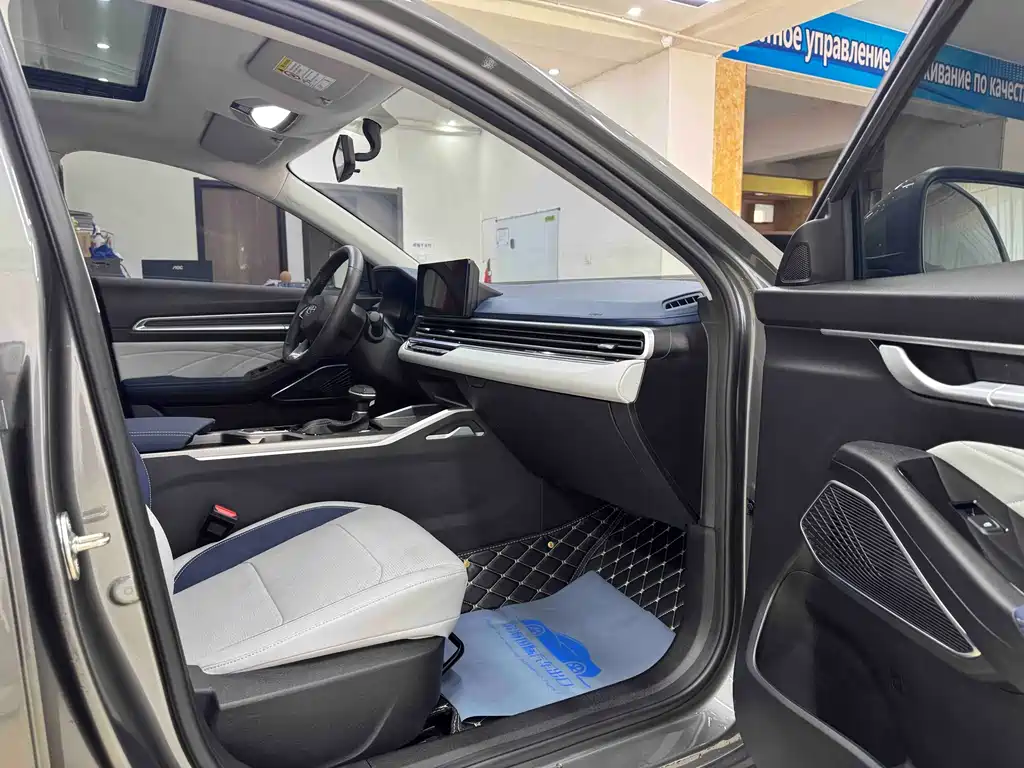 Geely Emgrand 2022 — фото 10
