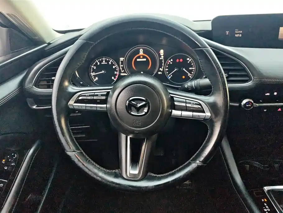 Mazda 3 Axela 2021 — фото 15