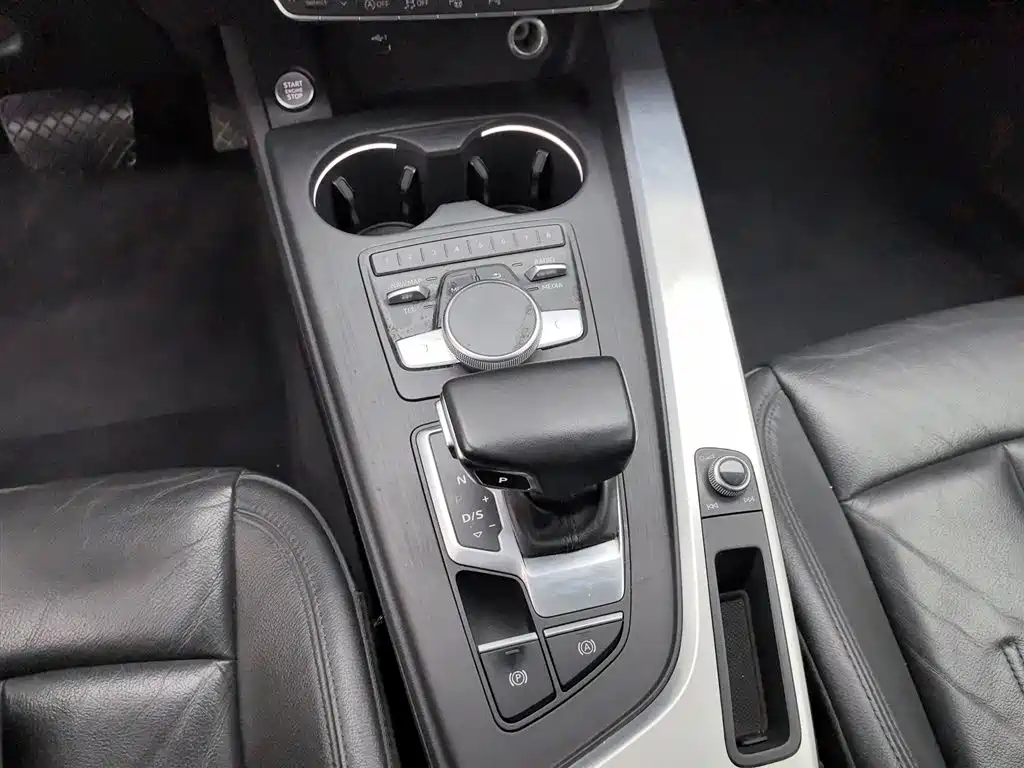 Audi A4L 2019 — фото 13