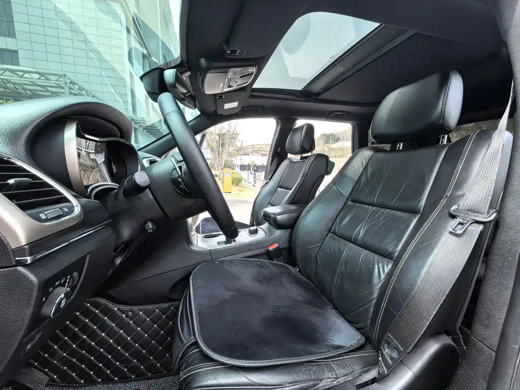 Jeep Grand Cherokee 2014 — фото 22