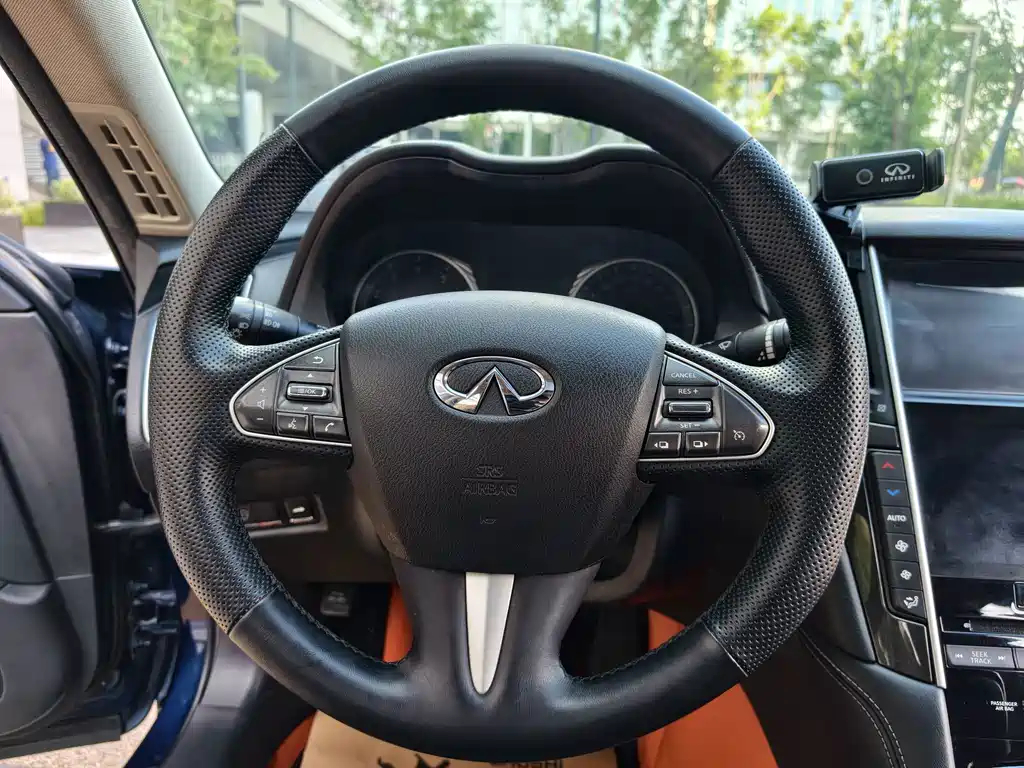 Infiniti Q50L 2016 — фото 13
