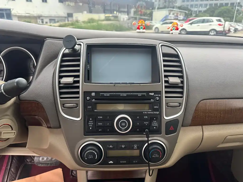 Nissan Sylphy 2011 — фото 11