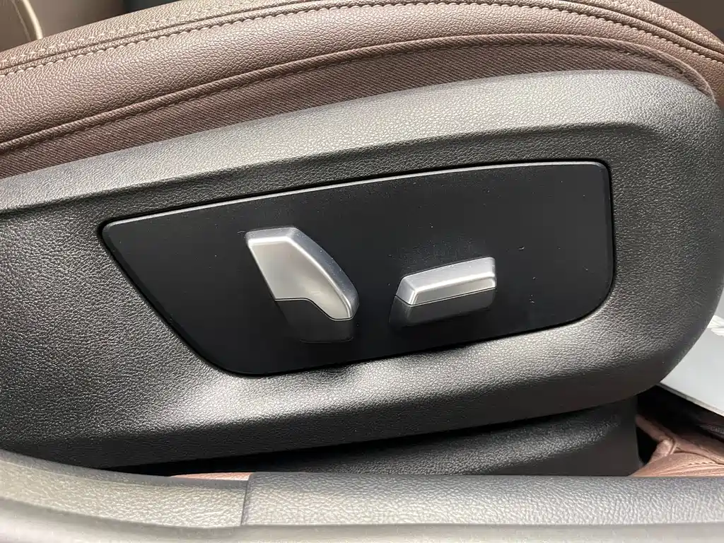 BMW 5 Series 2020 — фото 18