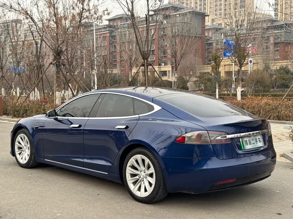 Tesla Model S 2017 — фото 10