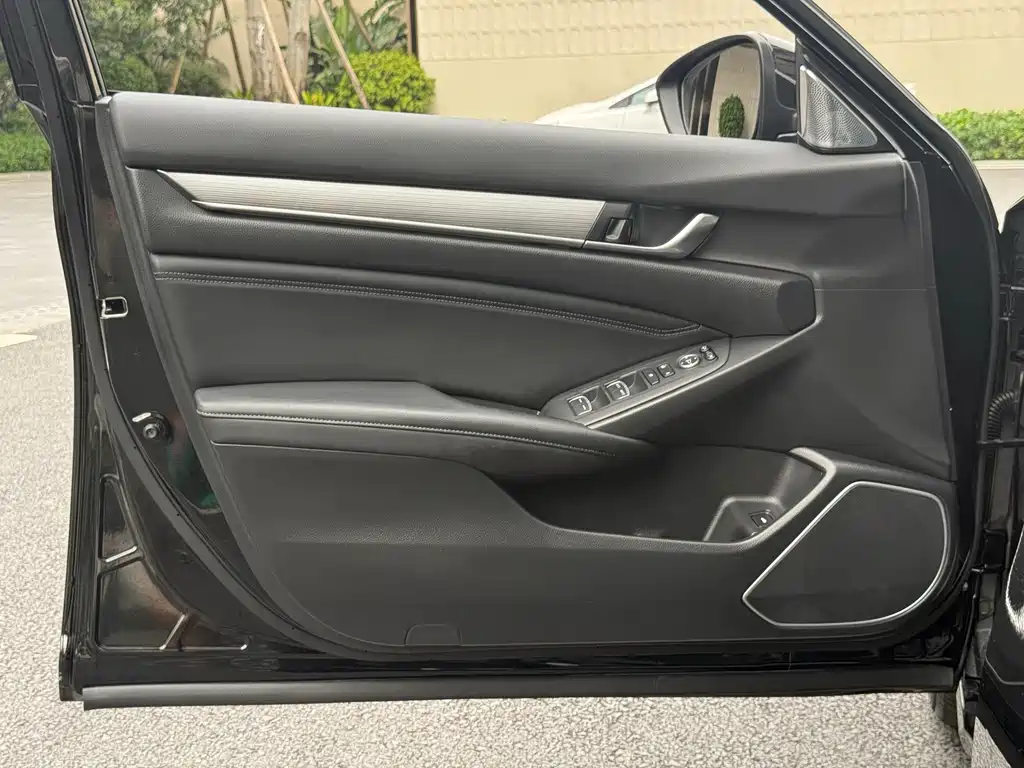 Honda Accord 2018 — фото 18