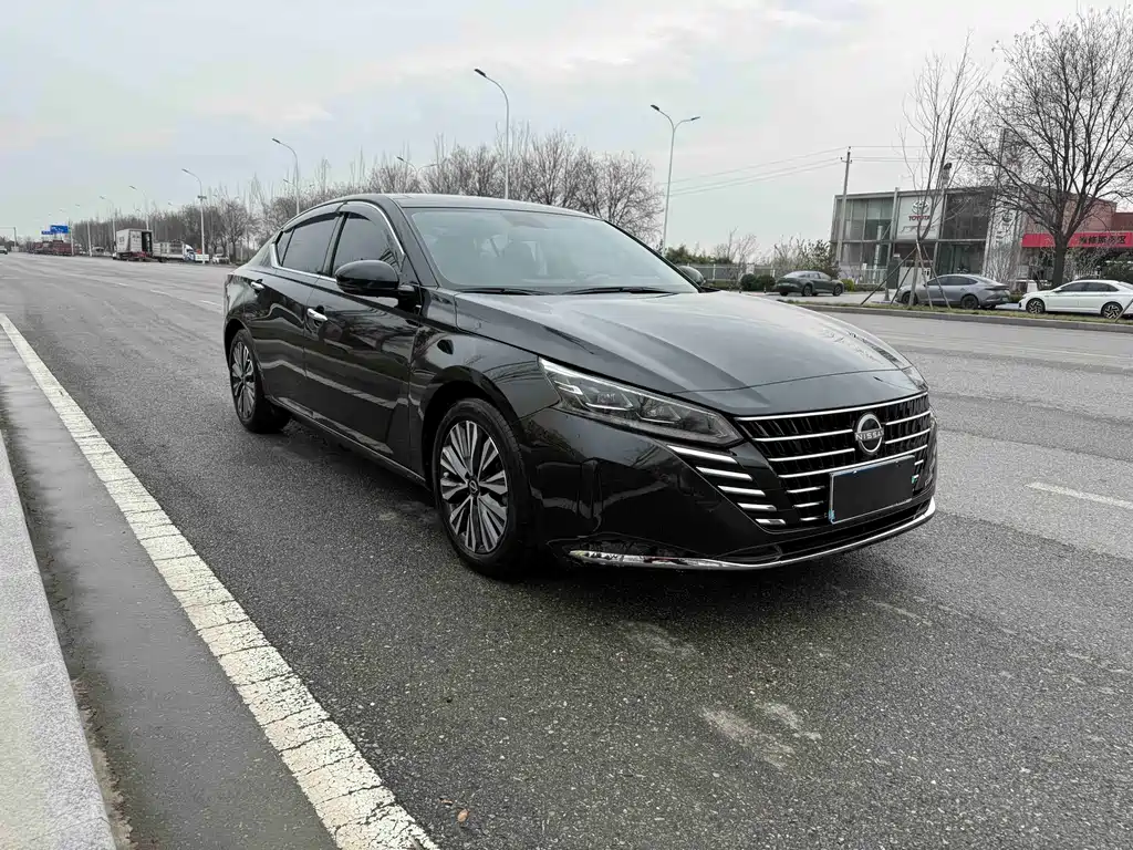 Nissan Teana 2024