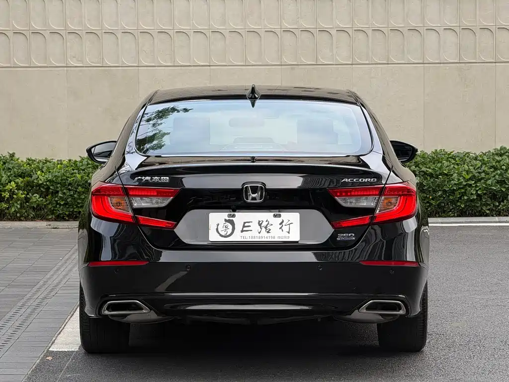 Honda Accord 2018 — фото 25