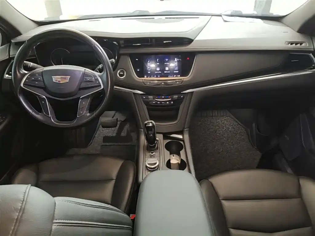 Cadillac XT5 2020 — фото 16