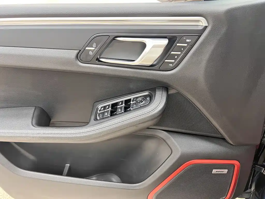 Porsche Macan 2020 — фото 12