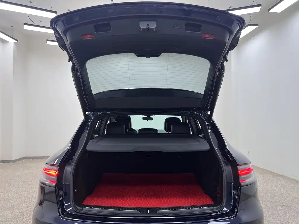 Porsche Macan 2020 — фото 34