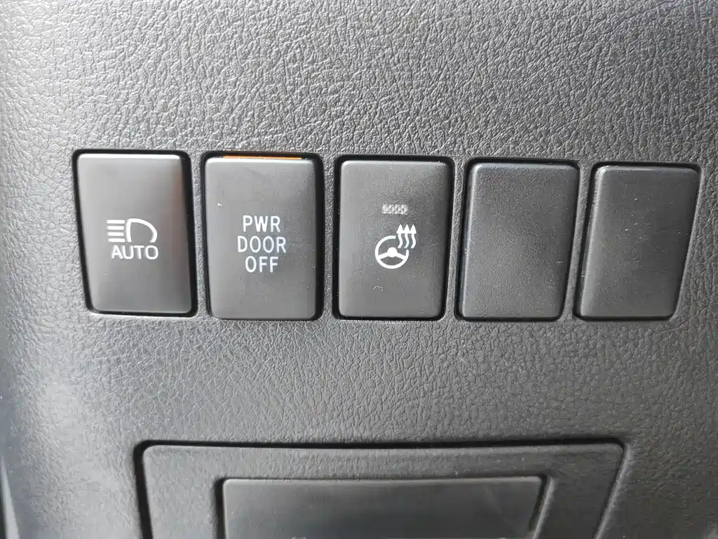 Toyota Alphard 2018 — фото 12
