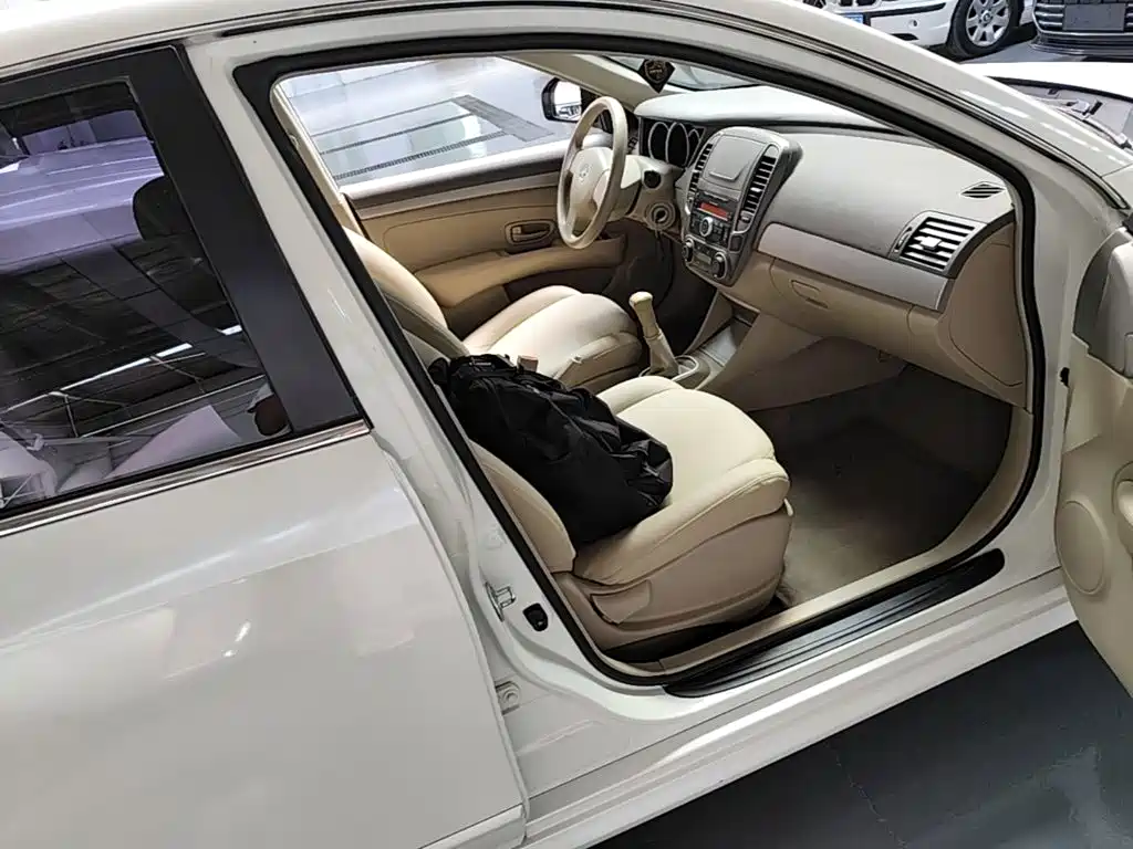 Nissan Sylphy 2016 — фото 11