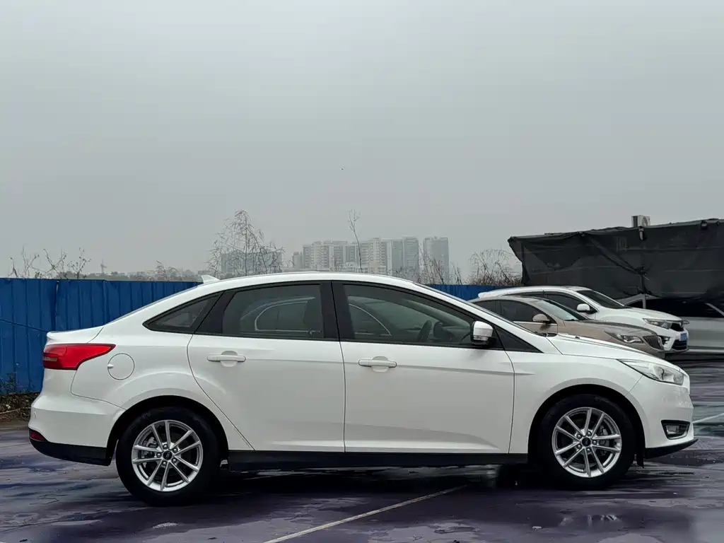 Ford Focus 2017 — фото 4
