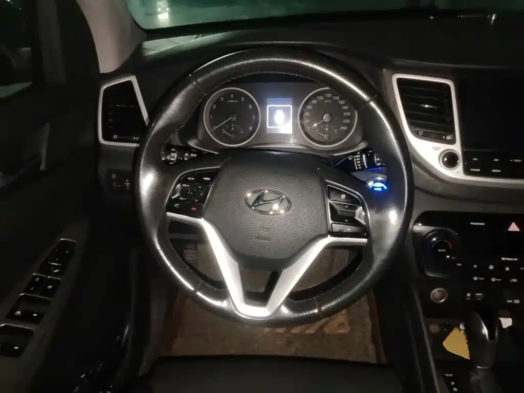 Hyundai Tucson 2015 — фото 11