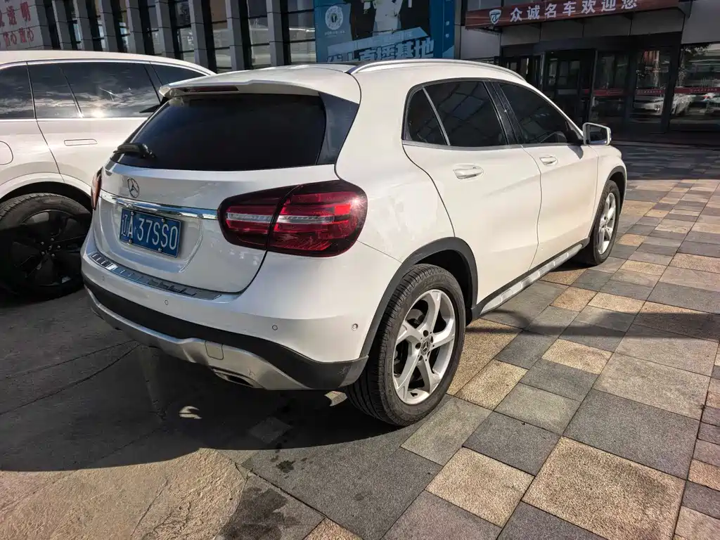 Mercedes-Benz GLA 2019