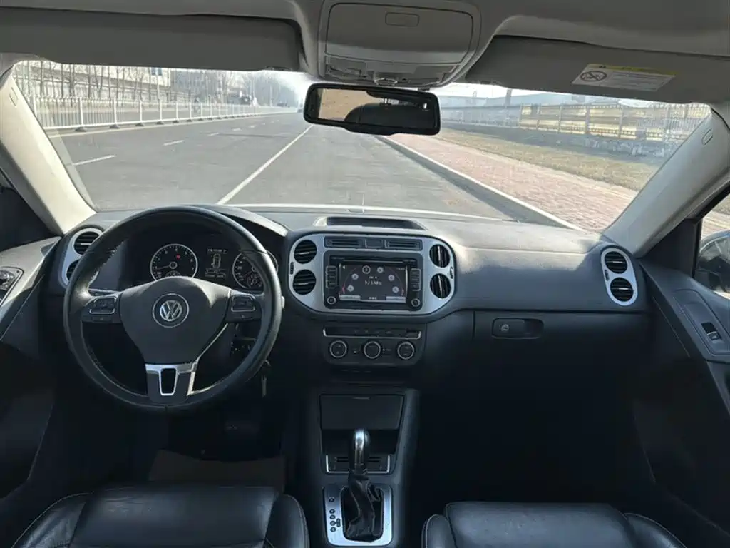 Volkswagen Tiguan 2015 — фото 22