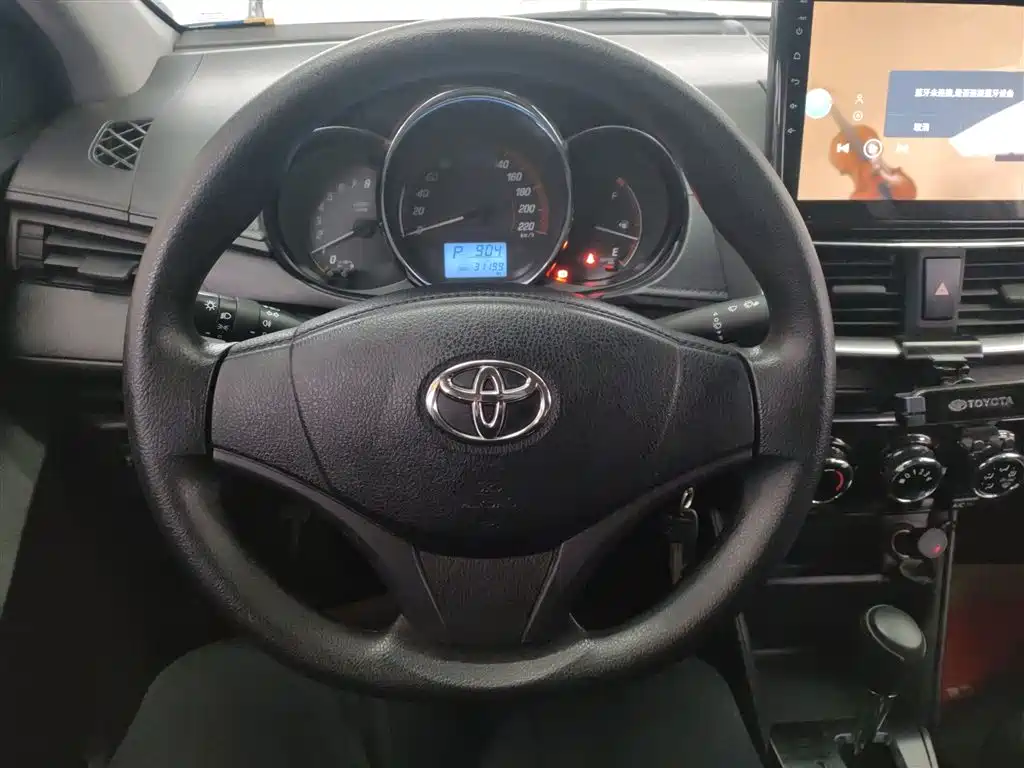 Toyota Yaris L 2021 — фото 7