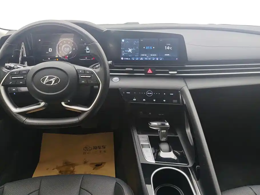 Hyundai Elantra 2021 — фото 12