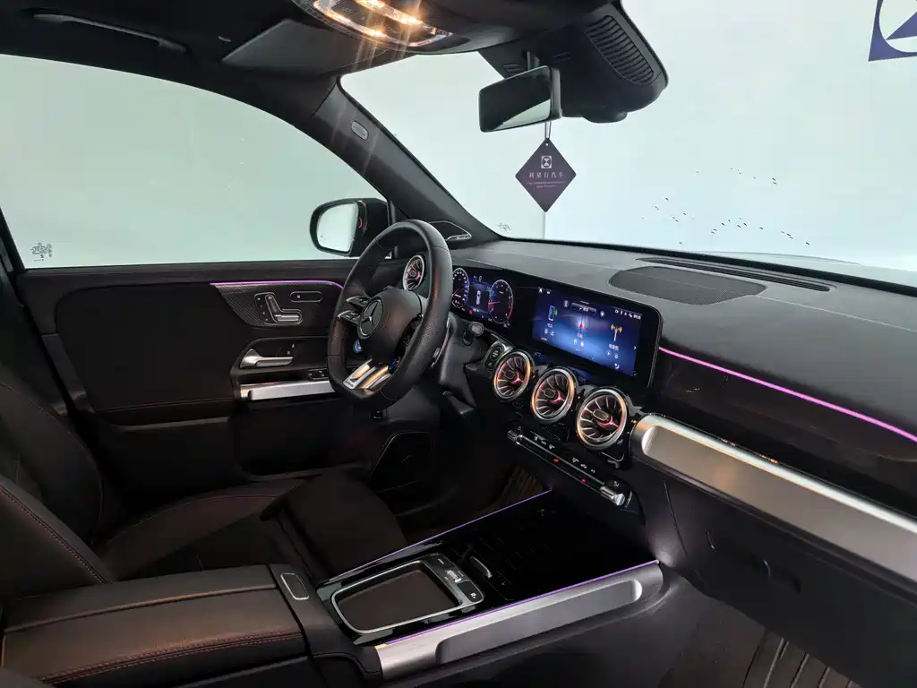 Mercedes-Benz GLB AMG 2025 — фото 17