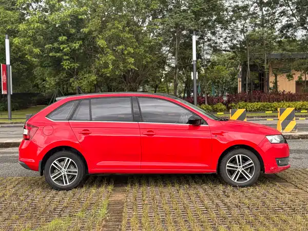 Skoda Rapid Spaceback 2016