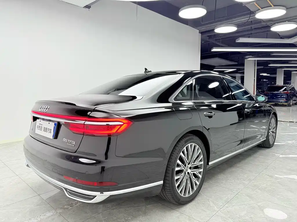Audi A8 2020 — фото 6