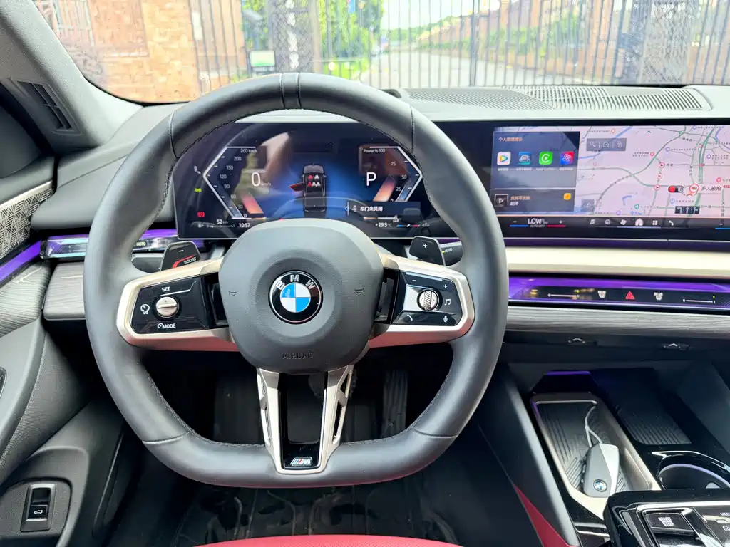 BMW 5 Series 2025 — фото 14