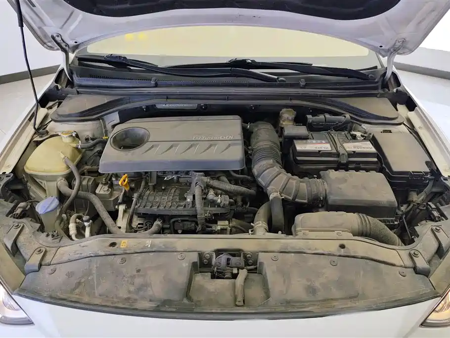 Hyundai Elantra 2018 — фото 10