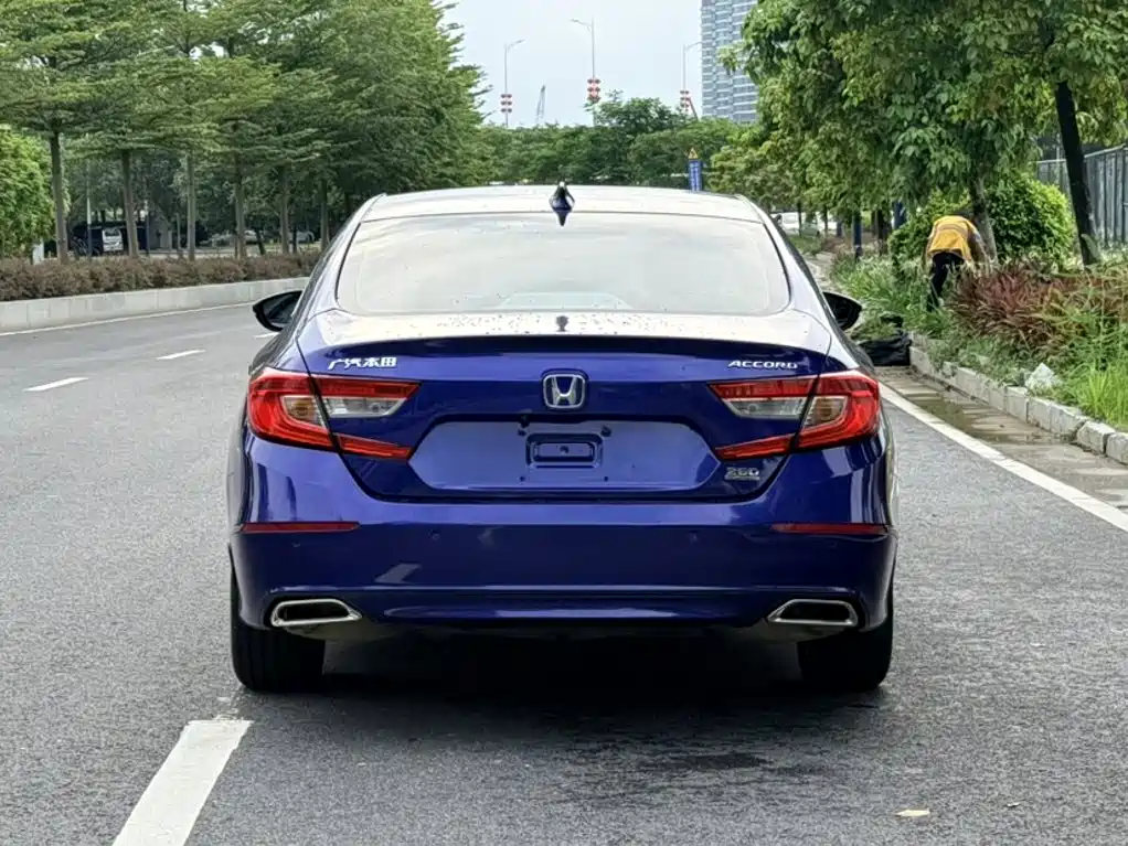 Honda Accord 2018 — фото 23