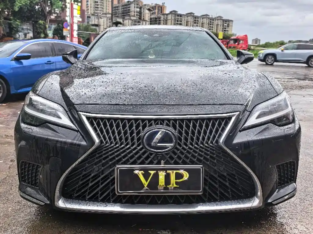 Lexus LS 2023