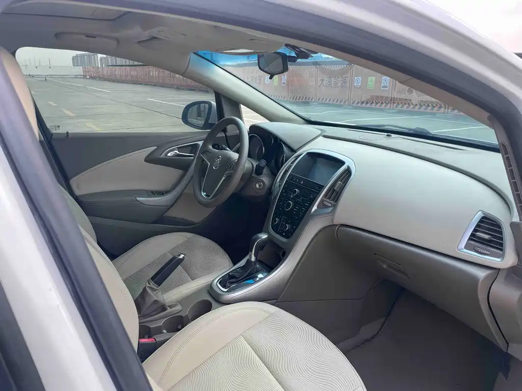 Buick Excelle GT 2014 — фото 10