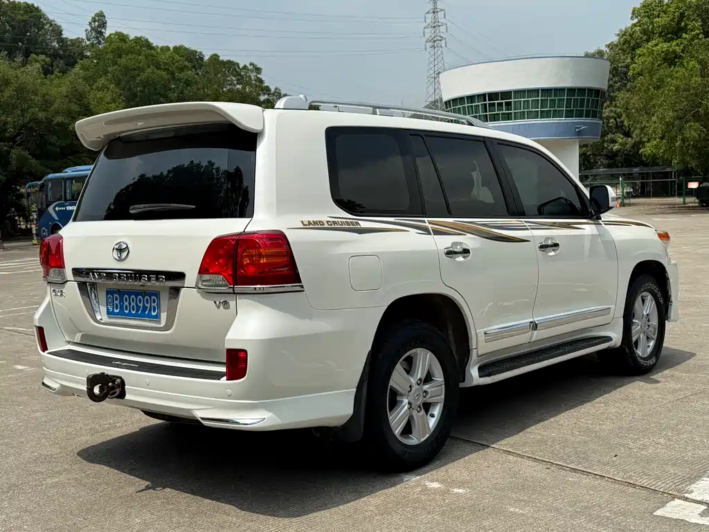 Toyota Land Cruiser 2014 — фото 19
