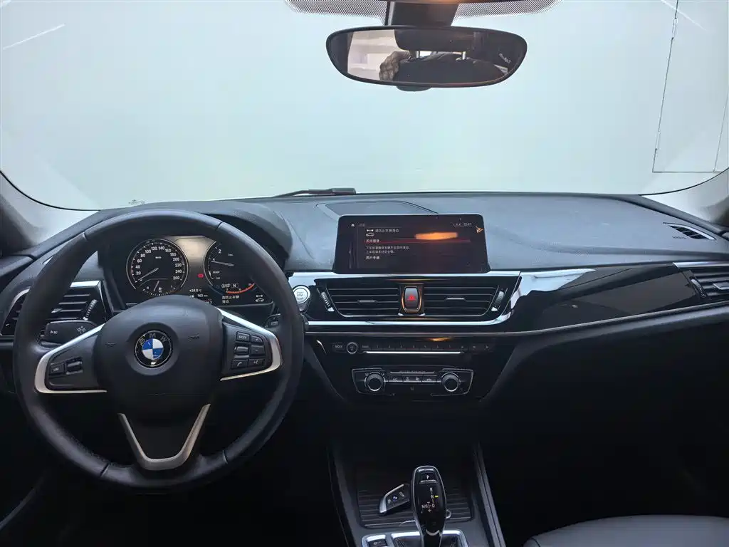 BMW 1 Series 2021 — фото 12