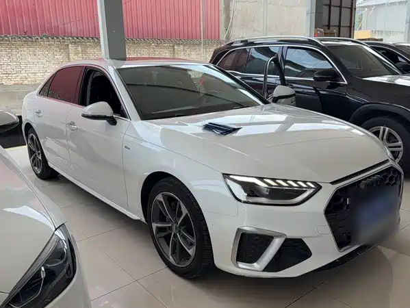 Audi A4L 2021