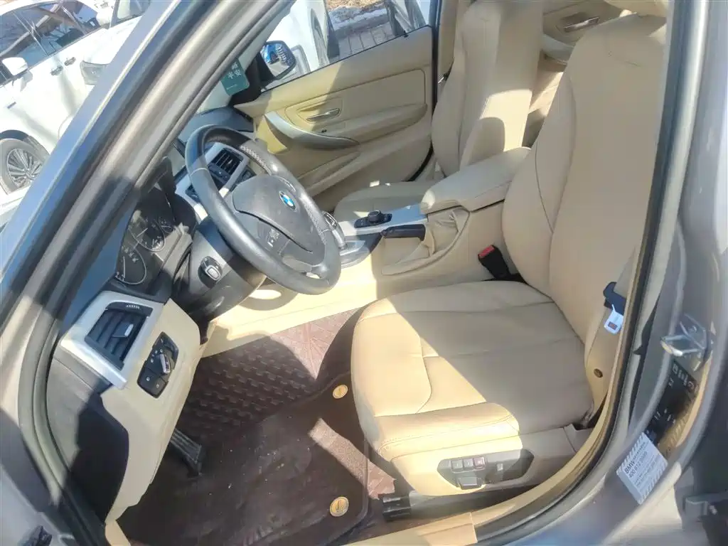 BMW 3 Series 2015 — фото 12