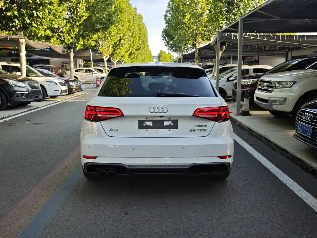 Audi A3 2018 — фото 19