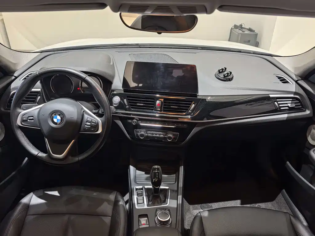 BMW 1 Series 2023 — фото 12