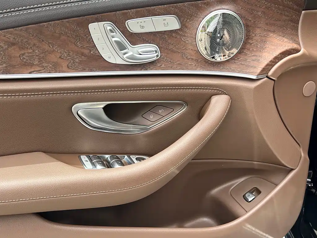 Mercedes-Benz E-Class 2023 — фото 14