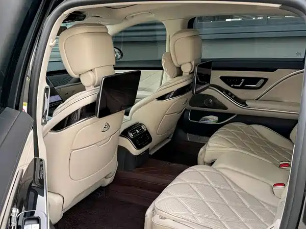 Mercedes-Benz Maybach S-Class 2023