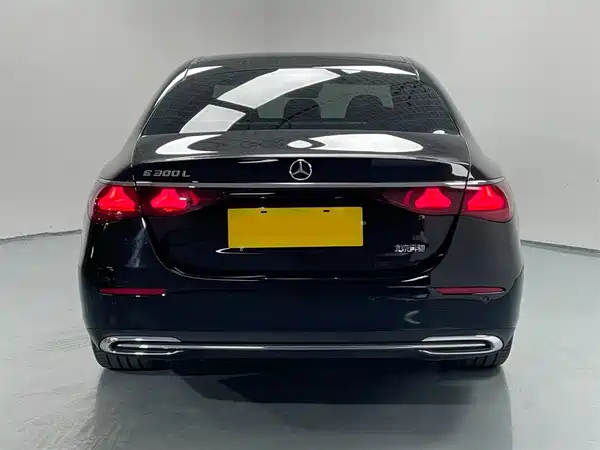 Mercedes-Benz E-Class 2024