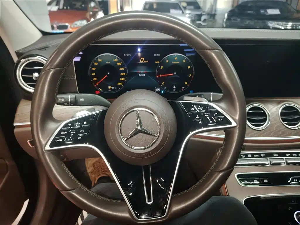 Mercedes-Benz E-Class 2023 — фото 3