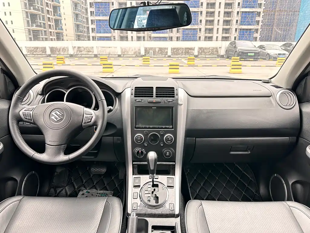 Suzuki Grand Vitara 2016 — фото 15