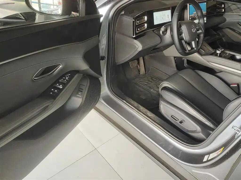 BYD Qin L 2025 — фото 16