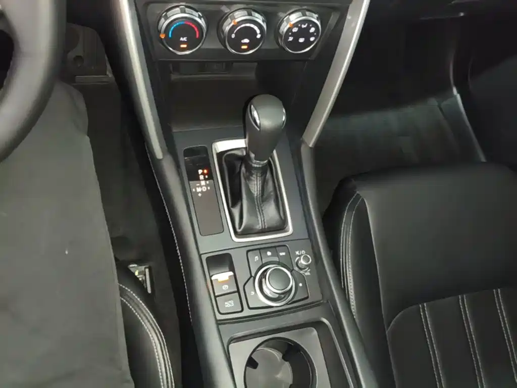 Mazda CX-4 2018 — фото 14