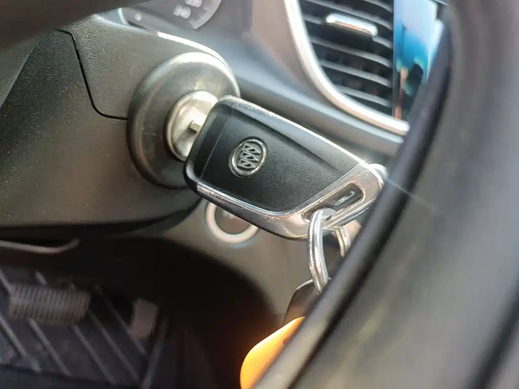 Buick Excelle 2021 — фото 12