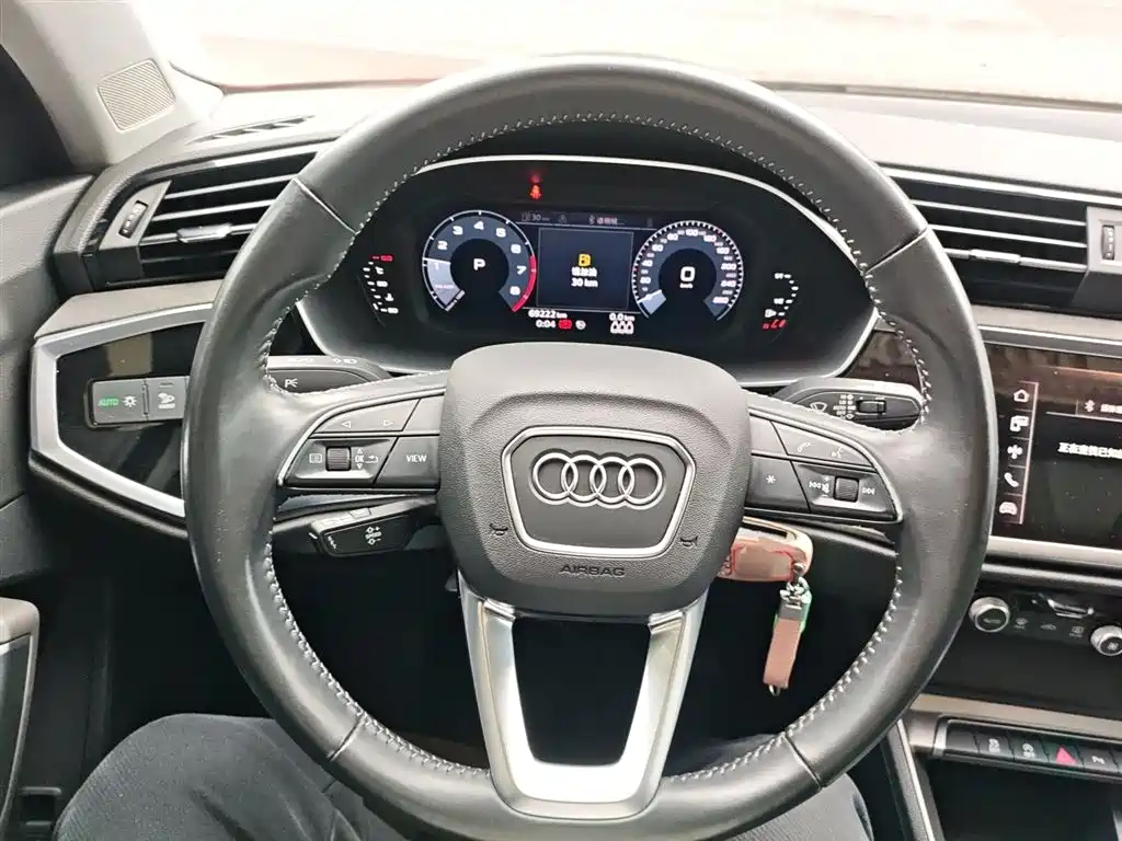 Audi Q3 2021 — фото 11