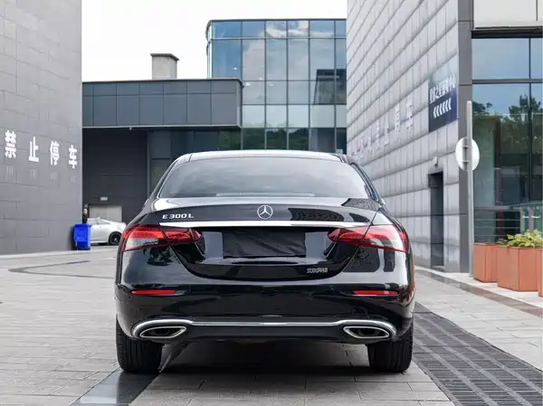 Mercedes-Benz E-Class 2022