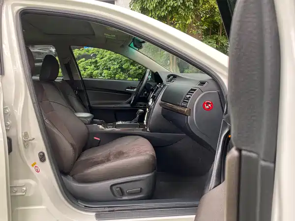 Toyota Reiz 2013