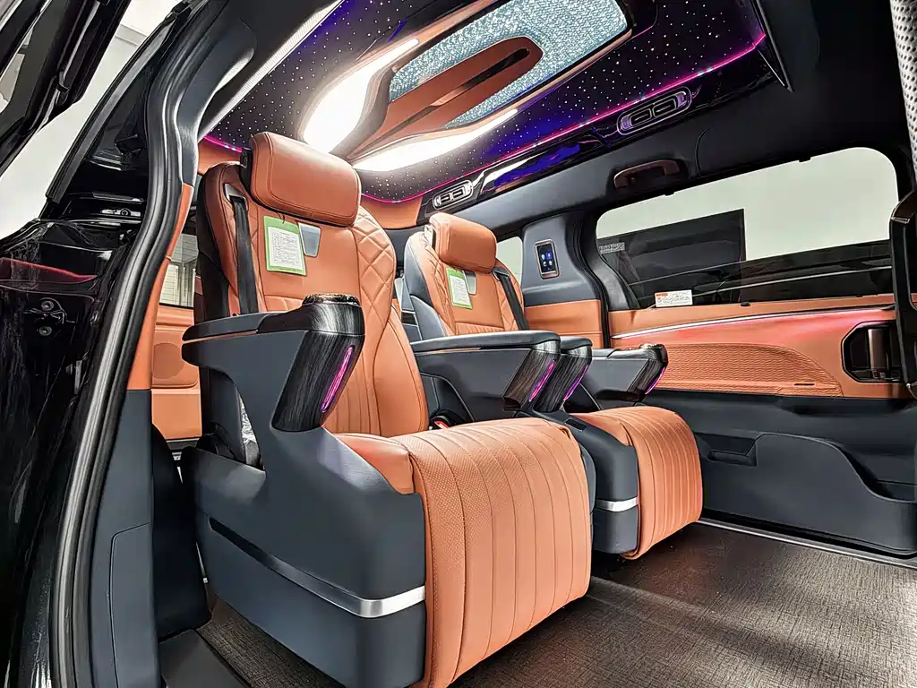 Toyota Granvia — фото 14