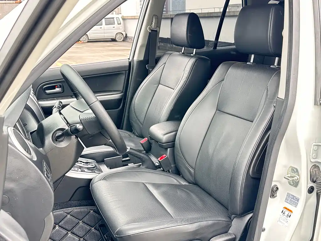 Suzuki Grand Vitara 2016 — фото 11