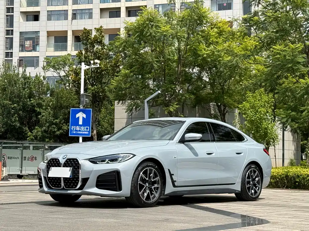 BMW 4 Series 2022 — фото 1